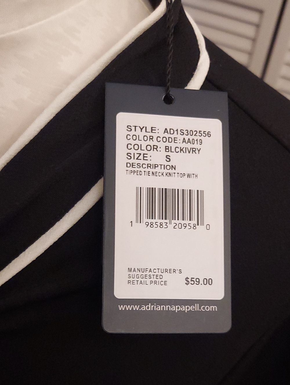 Black Tie-Neck Puff Sleeve Top NWT - Picture 4 of 8